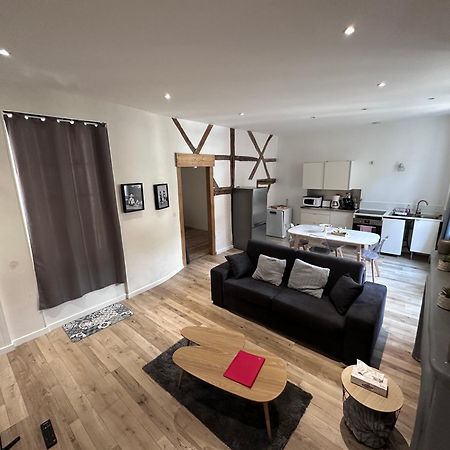 Bel Appartement En Coeur De Ville - 20 Minutes Du Pal Moulins  Buitenkant foto