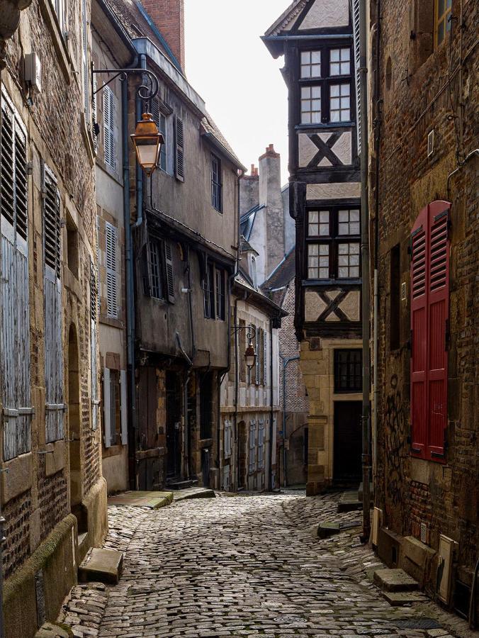 Bel Appartement En Coeur De Ville - 20 Minutes Du Pal Moulins  Buitenkant foto