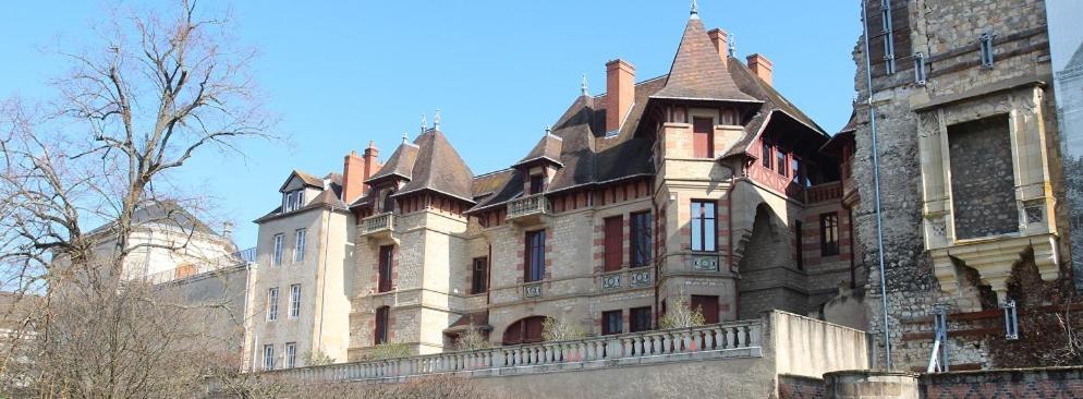 Bel Appartement En Coeur De Ville - 20 Minutes Du Pal Moulins  Buitenkant foto